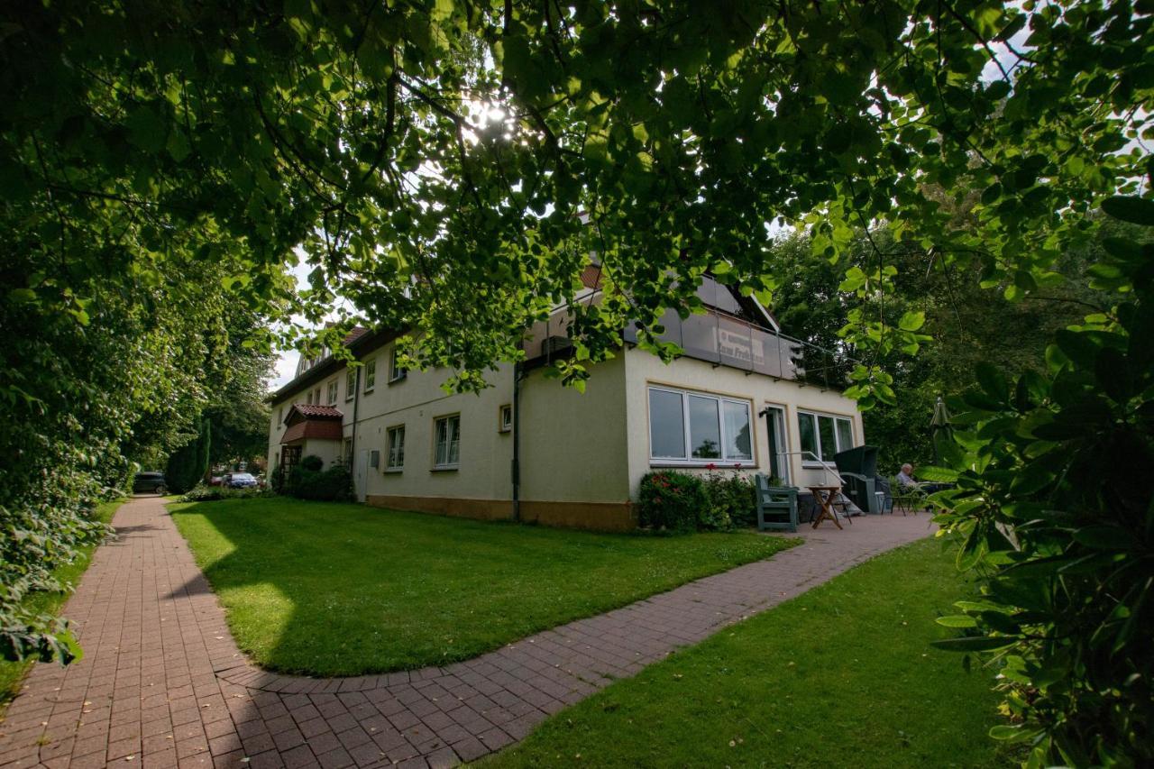 Gasthaus Zum Frohsinn Bosau Exterior photo