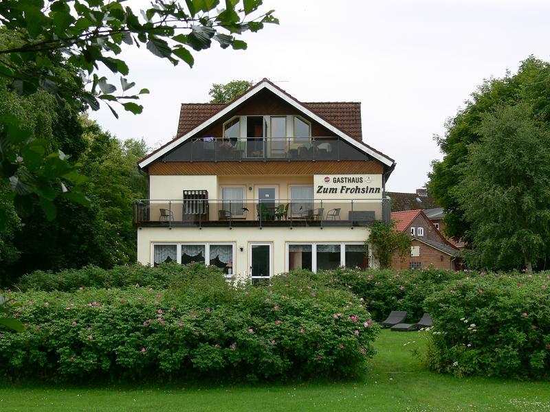 Gasthaus Zum Frohsinn Bosau Exterior photo